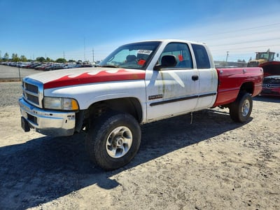 1B7KF2365XJ****** 1999 Dodge Ram 2500