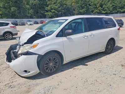 5TDYK3DCXCS****** 2012 Toyota Sienna
