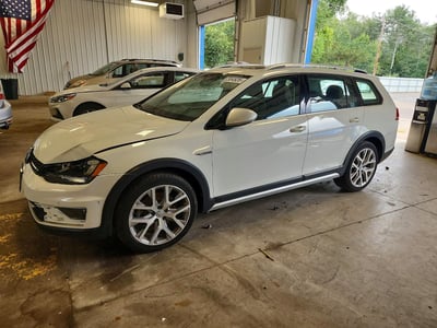 3VWH17AU5HM****** 2017 Volkswagen Golf Alltrack