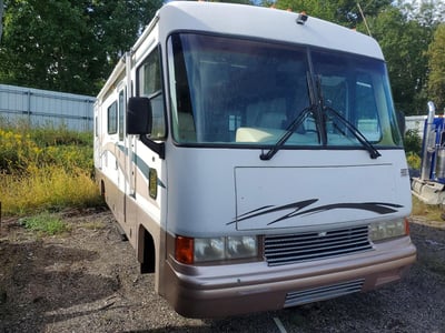 1GBLP37J7W3****** 1998 Chevrolet P30