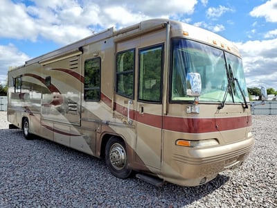 4UZAAHAK63C****** 2003 Freightliner XC Chassis