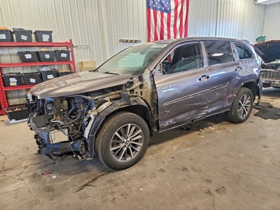 5TDJGRFH4KS****** 2019 Toyota Highlander