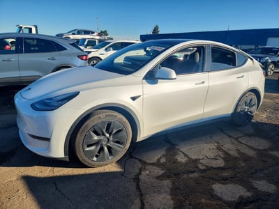 5YJYGAEE7MF****** 2021 Tesla Model Y
