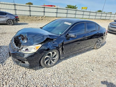 1HGCR2F70GA****** 2016 Honda Accord