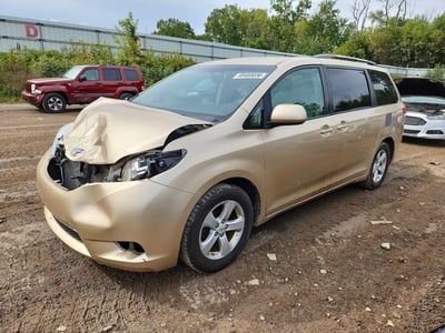 5TDKK3DC9BS****** 2011 Toyota Sienna