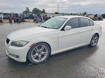 WBAPN7C51BA****** 2011 BMW 3 Series