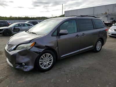 5TDYK3DCXES****** 2014 Toyota Sienna