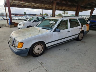 WDBEA90D9JF****** 1988 Mercedes-Benz 300 Series