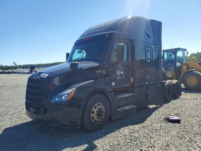 3AKJHHDR5LS****** 2020 Freightliner Cascadia