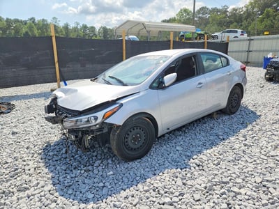 3KPFK4A78HE****** 2017 Kia Forte