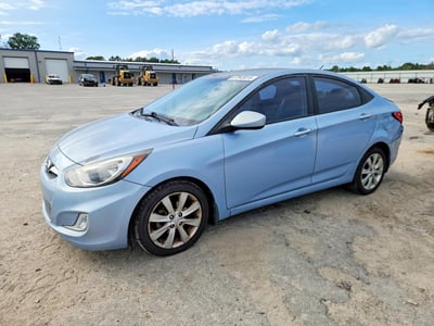 KMHCU4AE0DU****** 2013 Hyundai Accent
