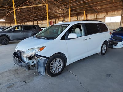 5TDYK3DC6BS****** 2011 Toyota Sienna