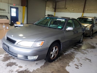 JT8BF22G9V0****** 1997 Lexus ES
