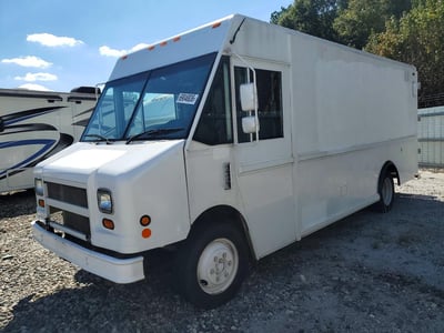 4UZAANBW92C****** 2002 Freightliner MT45 Chassis