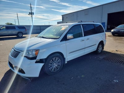 2C4RC1CG1GR****** 2016 Chrysler Town & Country