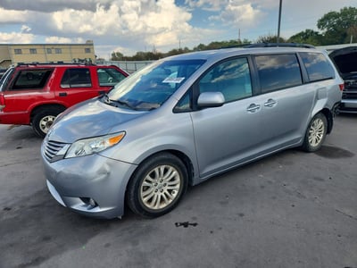 5TDYK3DC5FS****** 2015 Toyota Sienna