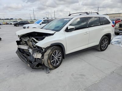 5TDJZRFH6KS****** 2019 Toyota Highlander