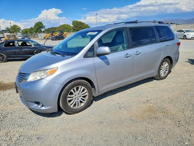 5TDYK3DC5FS****** 2015 Toyota Sienna