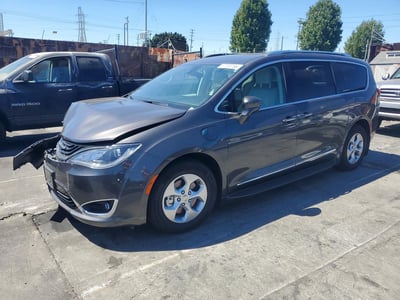 2C4RC1L77JR****** 2018 Chrysler Pacifica