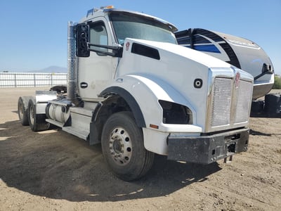 1XKZDK9X8KJ****** 2019 Kenworth T880