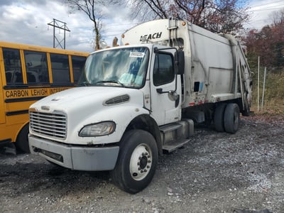 1FVACYDC04D****** 2004 Freightliner M2 106