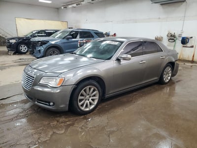 2C3CA5CG6BH****** 2011 Chrysler 300