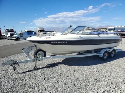 BIYC07B***** 2002 Bayliner Capri 215 5.7l