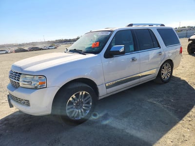 5LMJJ2J52AE****** 2010 Lincoln Navigator