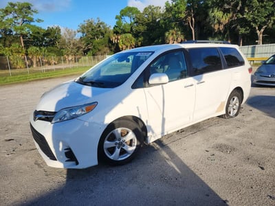 5TDKZ3DC8KS****** 2019 Toyota Sienna