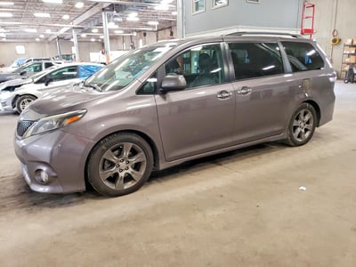 5TDXK3DC8FS****** 2015 Toyota Sienna