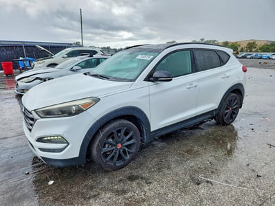 KM8J33A25HU****** 2017 Hyundai Tucson