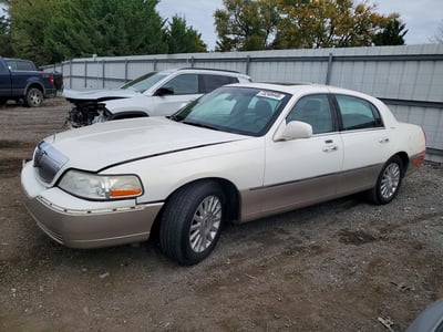 1LNHM82W43Y****** 2003 Lincoln Town Car