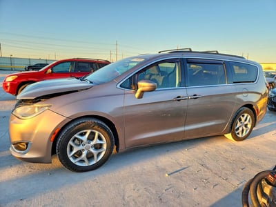 2C4RC1FG6JR****** 2018 Chrysler Pacifica
