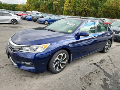 1HGCR2F82HA****** 2017 Honda Accord