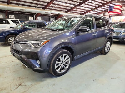 2T3DFREV6HW****** 2017 Toyota RAV4