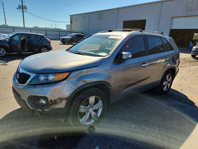 5XYKU3A68DG****** 2013 Kia Sorento