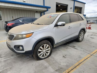 5XYKUDA24BG****** 2011 Kia Sorento