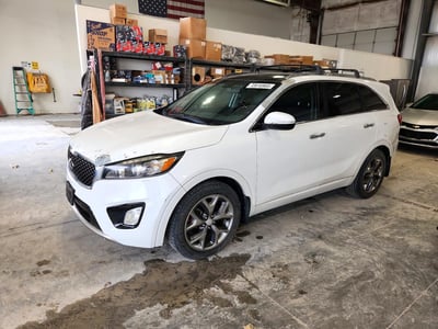 5XYPK4A55GG****** 2016 Kia Sorento