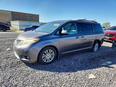5TDYK3DC8GS****** 2016 Toyota Sienna