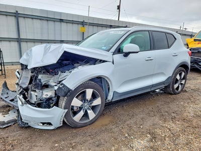 YV4162UK6M2****** 2021 Volvo XC40