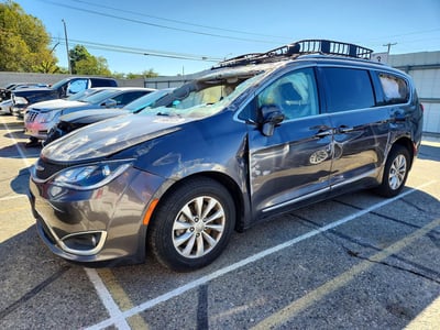 2C4RC1BG7KR****** 2019 Chrysler Pacifica