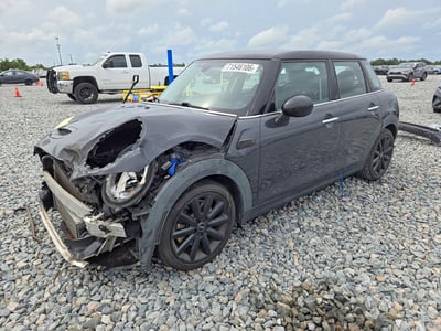 WMWXU3C3XH2****** 2017 MINI Hardtop