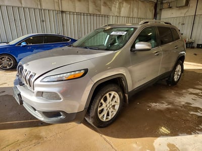 1C4PJMCS9HW****** 2017 Jeep Cherokee