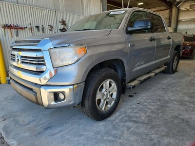 5TFDW5F17GX****** 2016 Toyota Tundra