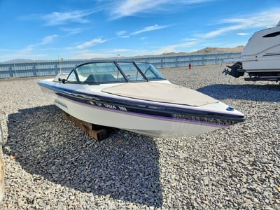 SANLX48***** 1995 Sanger Boat