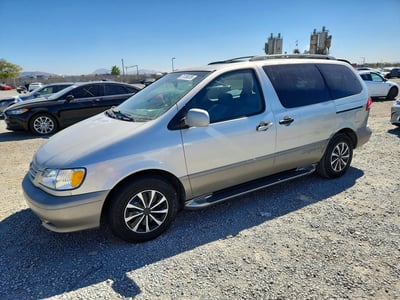 4T3ZF13C02U****** 2002 Toyota Sienna