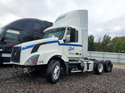 4V4NC9TH8CN****** 2012 Volvo VNL