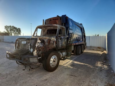 1HTWGADT23J****** 2003 International 7400