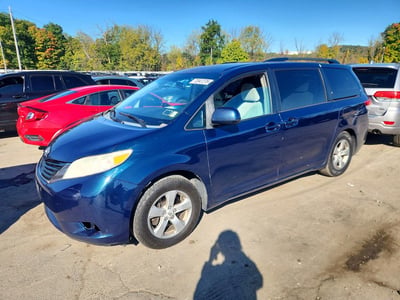 5TDKK3DC3BS****** 2011 Toyota Sienna