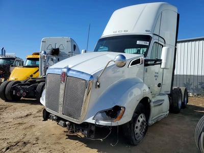 1XKYD49X4JJ****** 2018 Kenworth T680